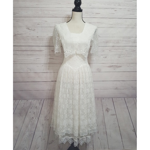 Gunne Sax Dresses & Skirts - Gunne Sax by Jessica McClintock White Lace Dress